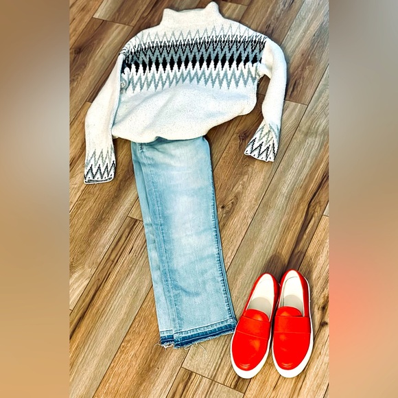 Women’s UGG slip on sneakers - Picture 2 of 4